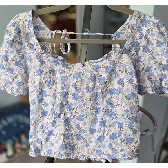 Blu Pepper Floral Crop Top | Puff Sleeve Smocked Back Blouse | Size Medium - Picture 1 of 3